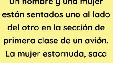 Un hombre y una mujer están sentados