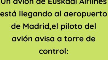 Un avión de Euskadi Airlines está llegando al aeropuerto