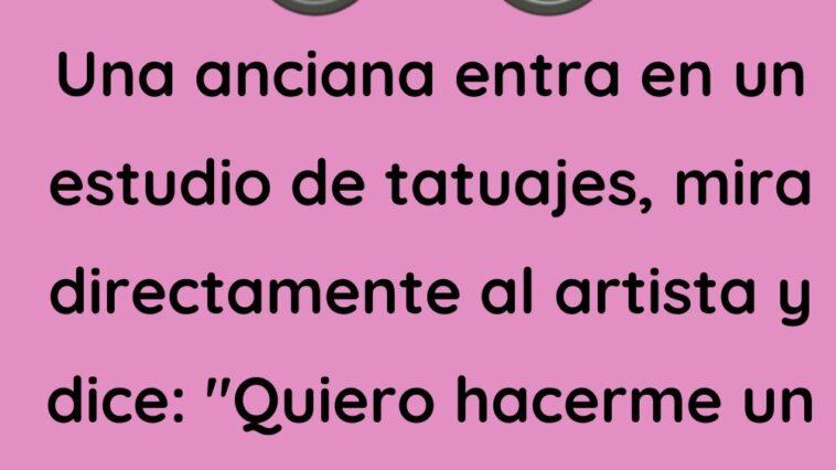 Una anciana entra en un estudio de tatuajes